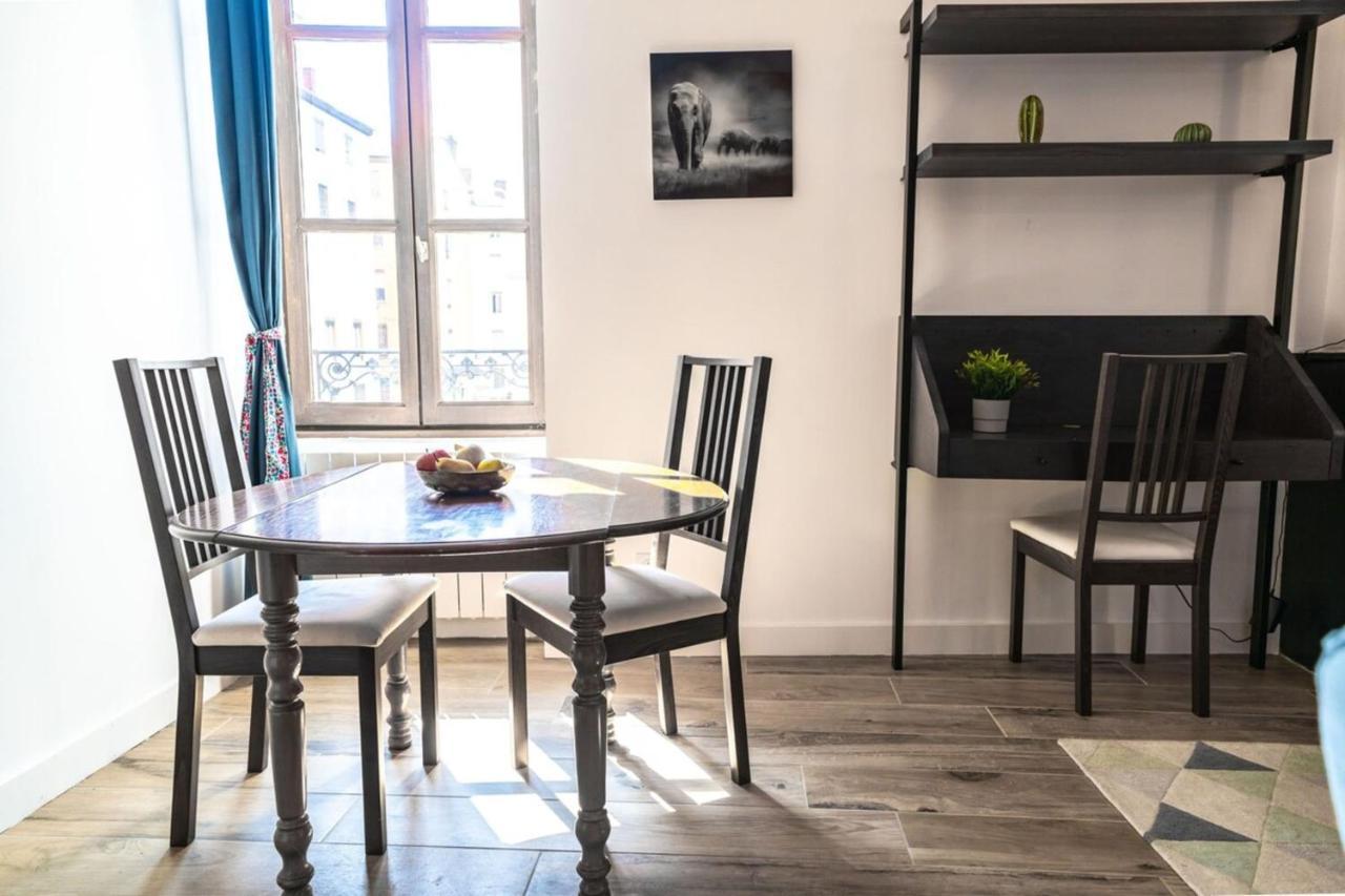 Appartement Situe A -Part Dieu Lyon Bagian luar foto